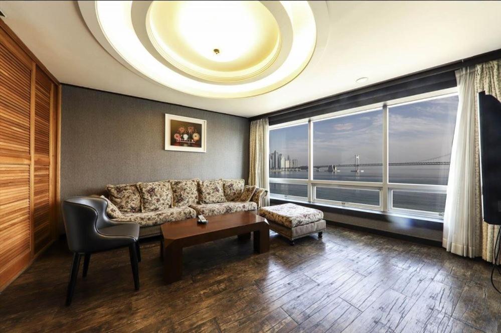 Bridge Hotel Пусан Экстерьер фото